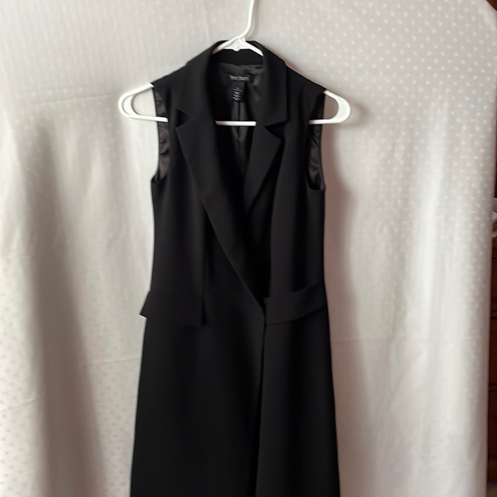White black market long vest jacket in size 2